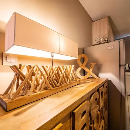 Millonex - Renove-skis Aux Pieds-wifi-balcon Mae-4984 *